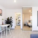 Minimalist La Pecera أذيخي