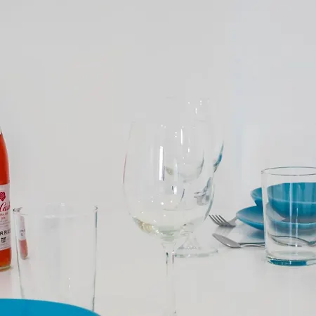 Minimalist La Pecera Apartment