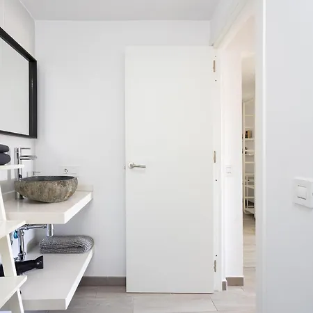 Minimalist La Pecera * 아데제