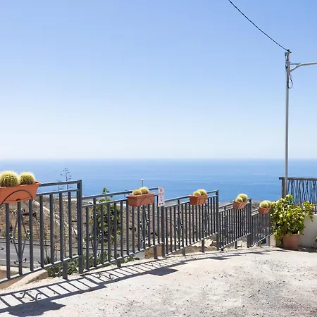 Apartment Minimalist La Pecera