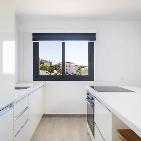 Minimalist La Pecera Apartment
