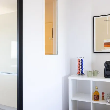 Minimalist La Pecera * 아데제