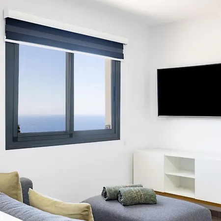 Minimalist La Pecera Daire *