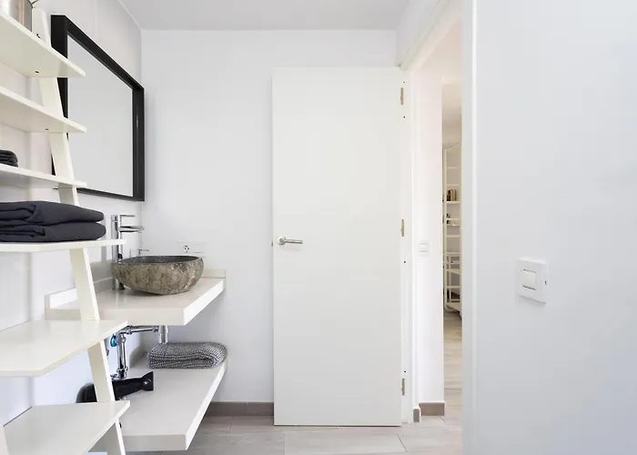 Minimalist La Pecera * 阿德耶